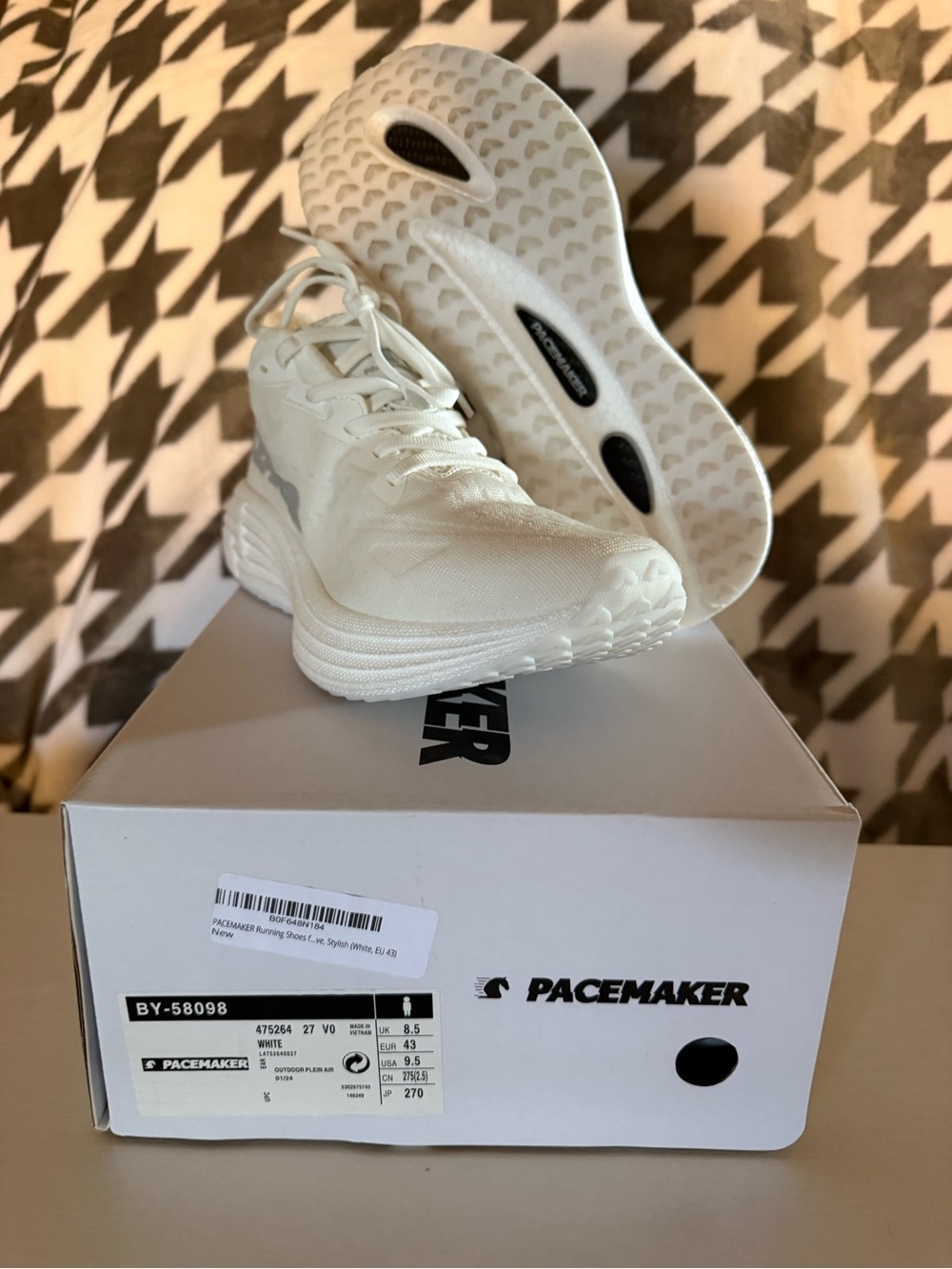 Pacemaker Men’s Low Top Lace-Up Athletic Sneaker White Solid